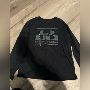 Long sleeve under armour boys shirt